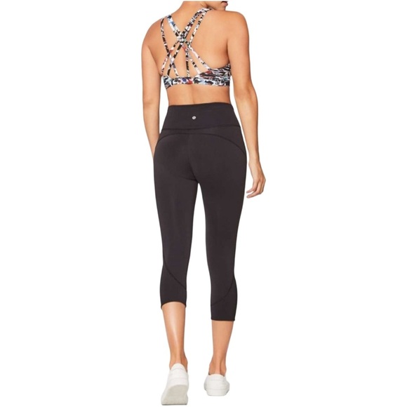 Lululemon In Movement Crop *Everlux 19" Size 10 - Picture 1 of 8